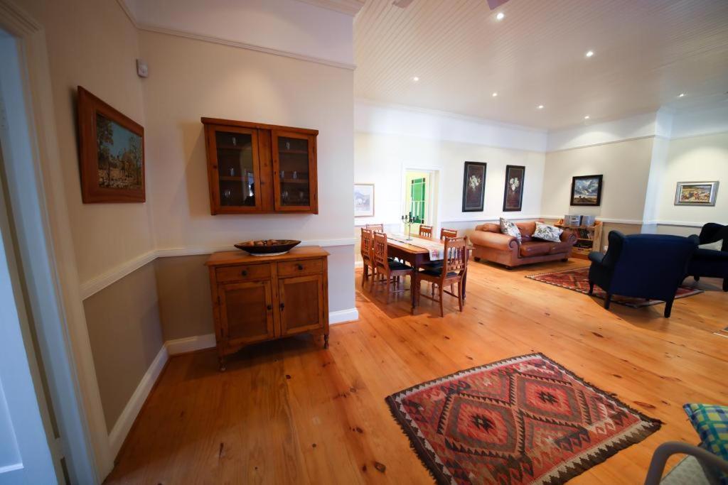 Catswhiskers Apartment Graaff-Reinet Екстериор снимка